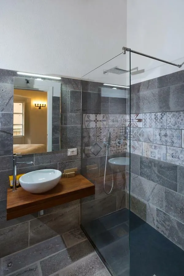 Cagliari Marina Harbour Guest House & Lounge