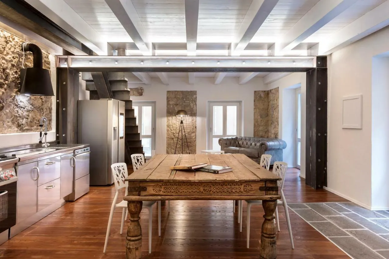 Cagliari Marina Harbour Guest House & Lounge