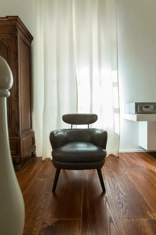 Cagliari Marina Harbour Guest House & Lounge